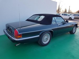 Jaguar XJ12 